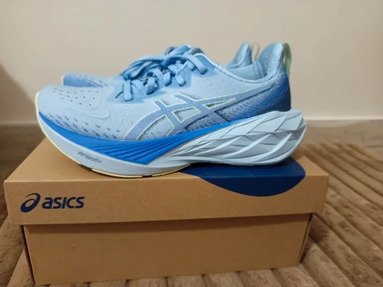 Gebrauchtes Asics Novablast 4 bike — Bild 2 von 13