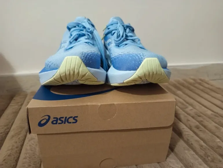 Gebrauchtes Asics Novablast 4 bike — Bild 3 von 13