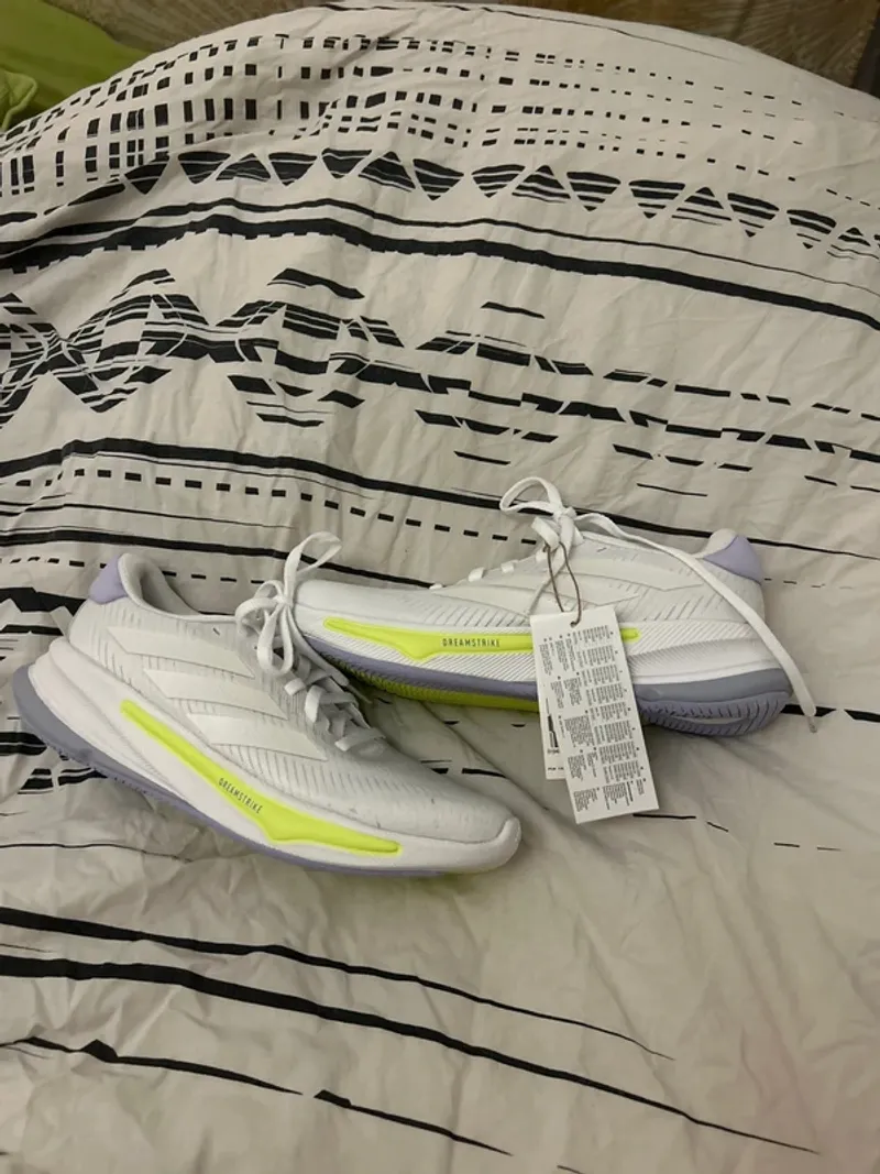Supernova Ease Dreamstrike Running Shoes usato