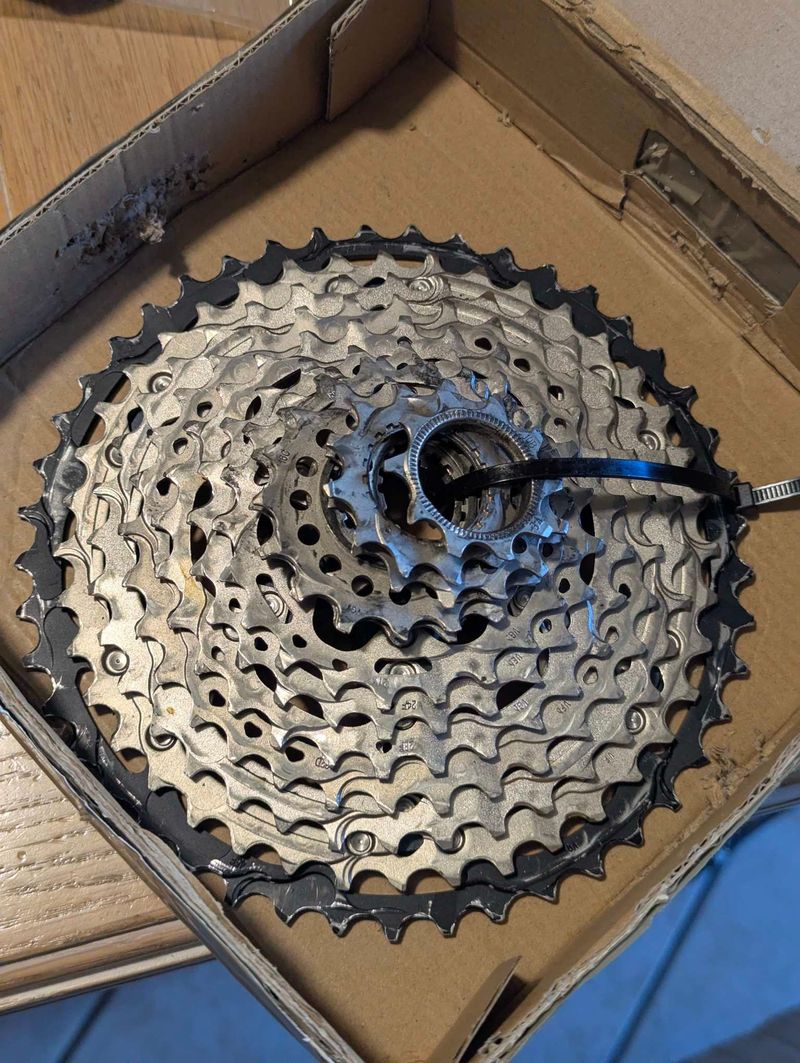 Shimano CS-M7100 12s 10-45 Drivetrain & Pedals d'occasion