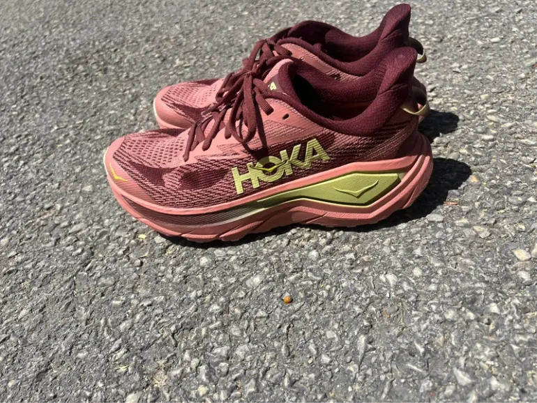 Used Hoka Challenger 8 bike — image 2 of 4