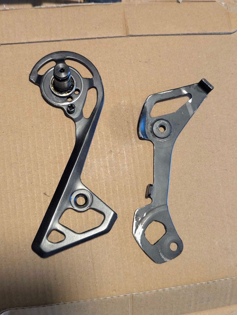 Used Shimano RD-R8050-SS Drivetrain & Pedals