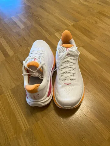 Hoka Clifton 10 bike usato — immagine 3 di 5