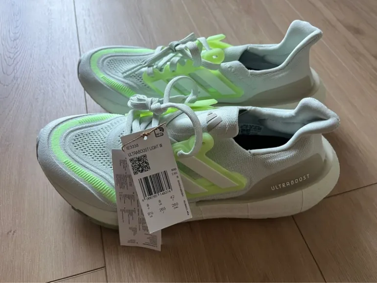 Tweedehands Adidas Ultraboost Light W bike — afbeelding 1 van 4
