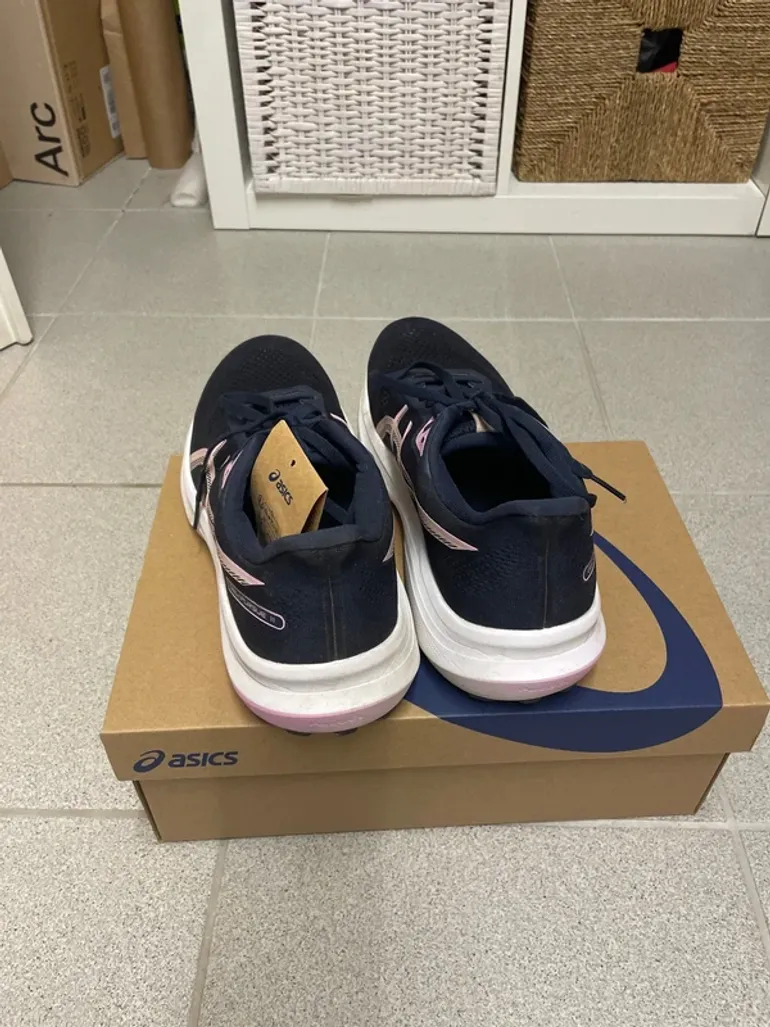 Używany Asics Gel-Pursue 11 bike — zdjęcie 3 z 4