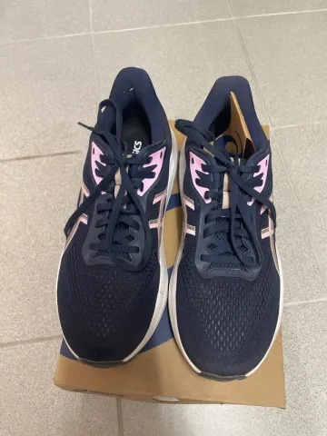 Käytetty Asics Gel-Pursue 11 Running Shoes