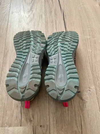 Used Asics Shoes size 38 bike — image 5 of 6