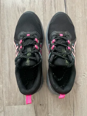 Used Asics Shoes size 38 bike — image 1 of 6