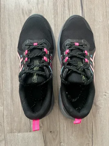 Used Asics Shoes size 38 Running Shoes