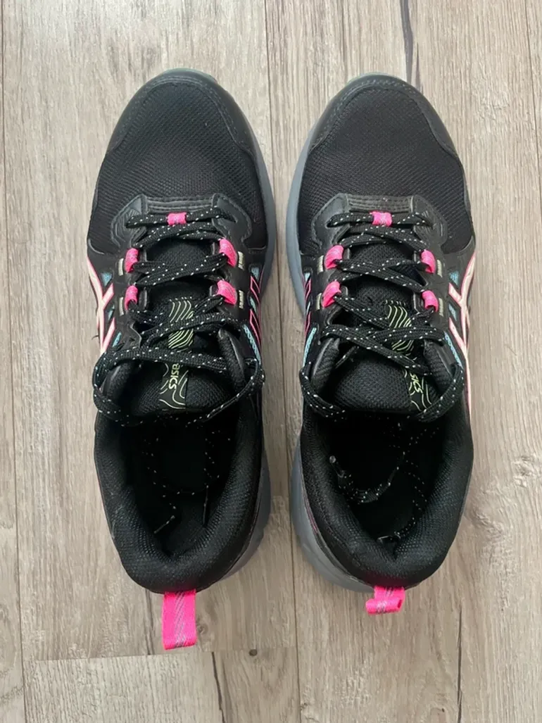 Used Asics Shoes size 38 bike — image 1 of 6
