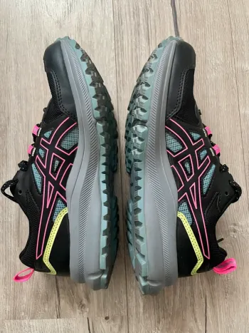 Used Asics Shoes size 38 bike — image 3 of 6