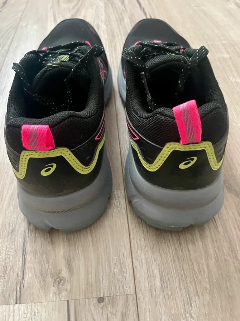 Used Asics Shoes size 38 bike — image 4 of 6