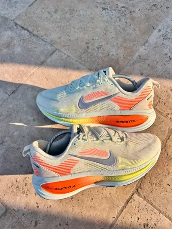 Used Nike Vomero 18 bike — image 1 of 7