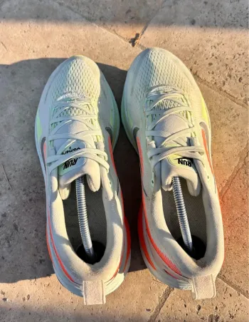 Used Nike Vomero 18 bike — image 3 of 7