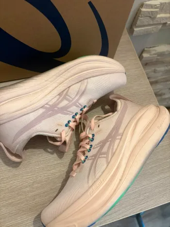 Käytetty Asics Gel Nimbus 28 bike — kuva 2 / 4