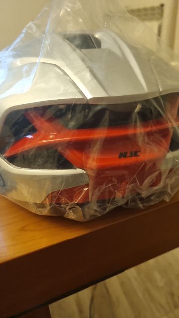 Used MET Casco Helmet 2025 bike — image 3 of 4