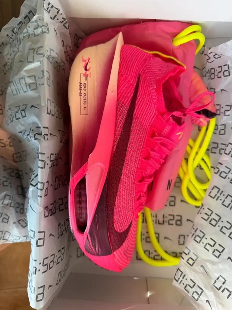 Used Nike Air Zoom Alphafly Next% 3 bike — image 6 of 11