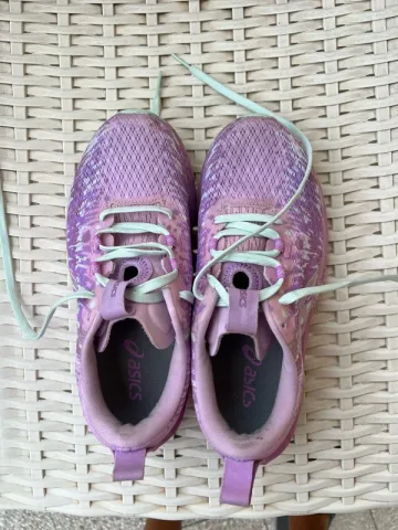 Used Asics Noosa Tri 16 Running Shoes