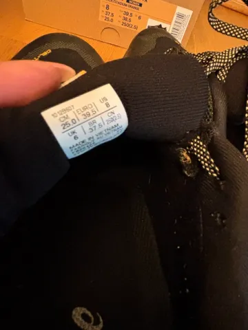 Used Asics Running Shoes bike — image 3 of 15