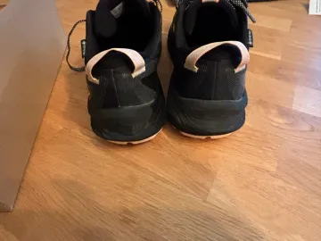 Used Asics Running Shoes bike — image 9 of 15