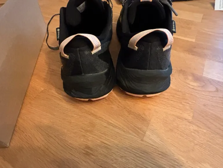 Used Asics Running Shoes bike — image 9 of 15