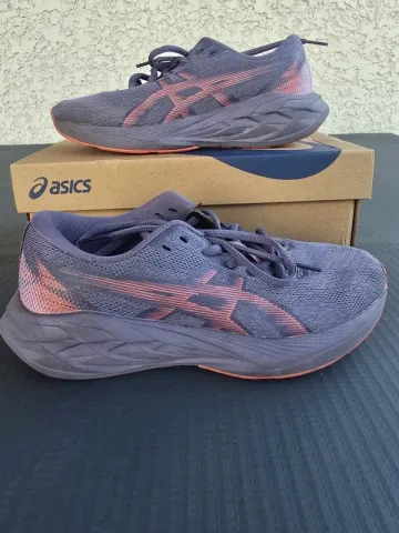 Gebrauchtes Orange Novablast 5 Running Shoes
