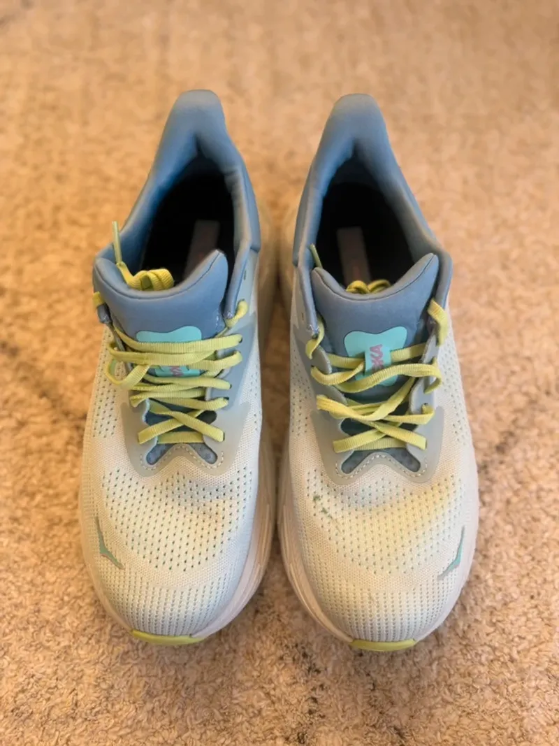 Used Profile Arahi 7 Running Shoes