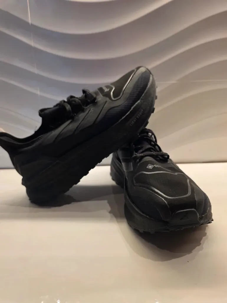 Used Adidas Ultraboost 5 GTX bike — image 3 of 10