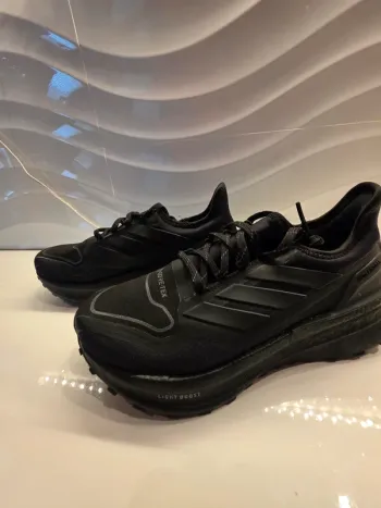 Used Adidas Ultraboost 5 GTX bike — image 2 of 10