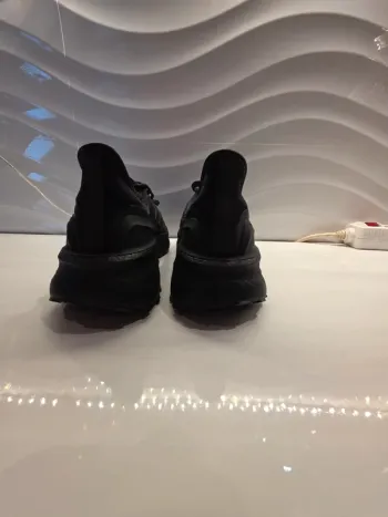 Used Adidas Ultraboost 5 GTX bike — image 8 of 10