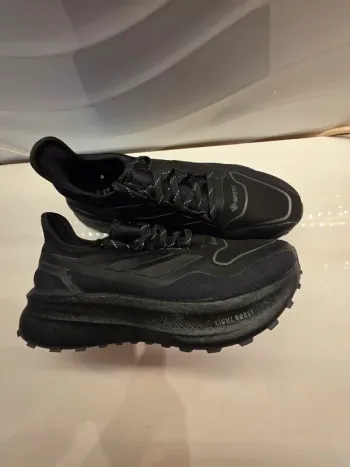 Used Adidas Ultraboost 5 GTX bike — image 1 of 10