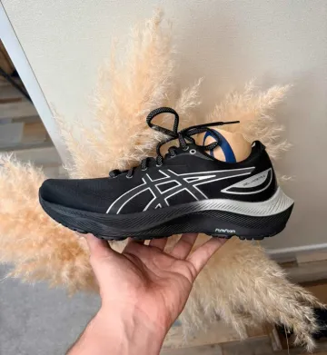 Used Premium Gel-Jadeite 2 Running Shoes