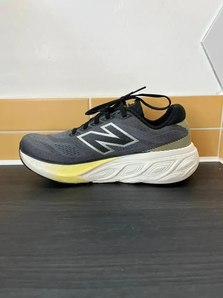 Used New Balance Fresh Foam x880 v15 bike — image 8 of 13
