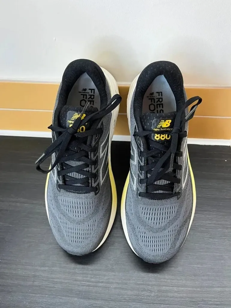 Used New Balance Fresh Foam x880 v15 bike — image 2 of 13