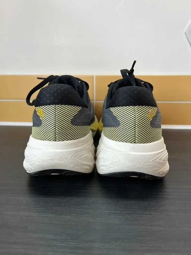 Used New Balance Fresh Foam x880 v15 bike — image 11 of 13
