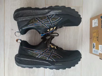 Used Asics Gel-sonoma 8 GTX bike — image 2 of 8