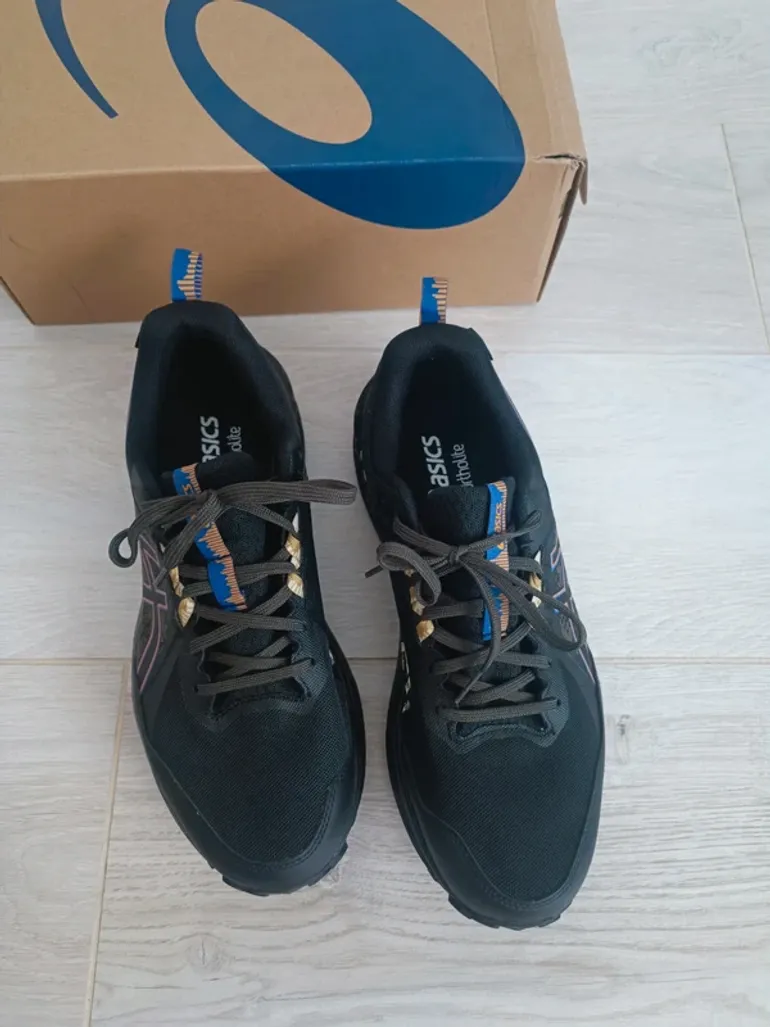 Used Asics Gel-sonoma 8 GTX bike — image 4 of 8