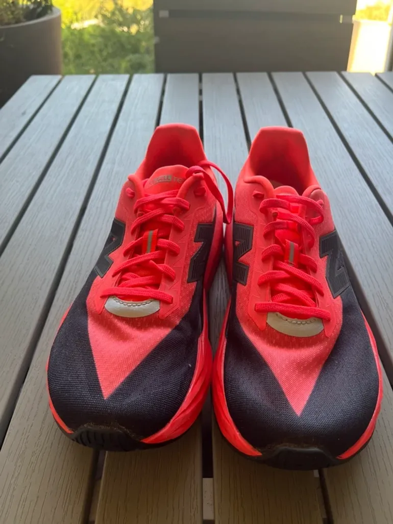 Used New Balance FuelCell Rebel v5 bike — image 3 of 6