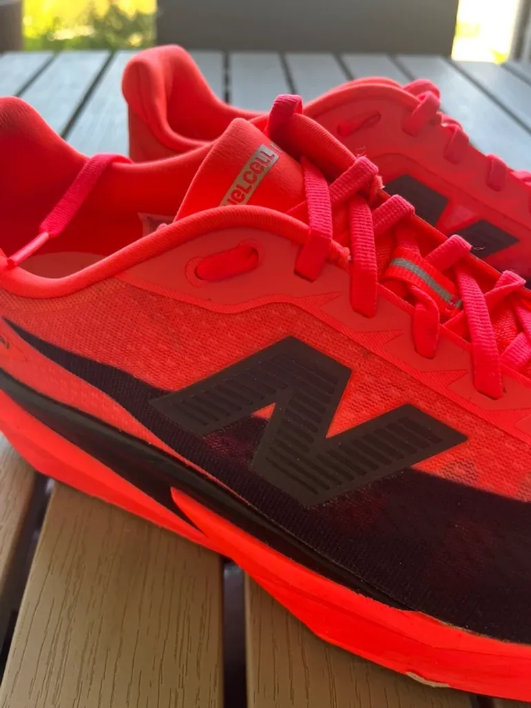 Used New Balance FuelCell Rebel v5 bike — image 2 of 6