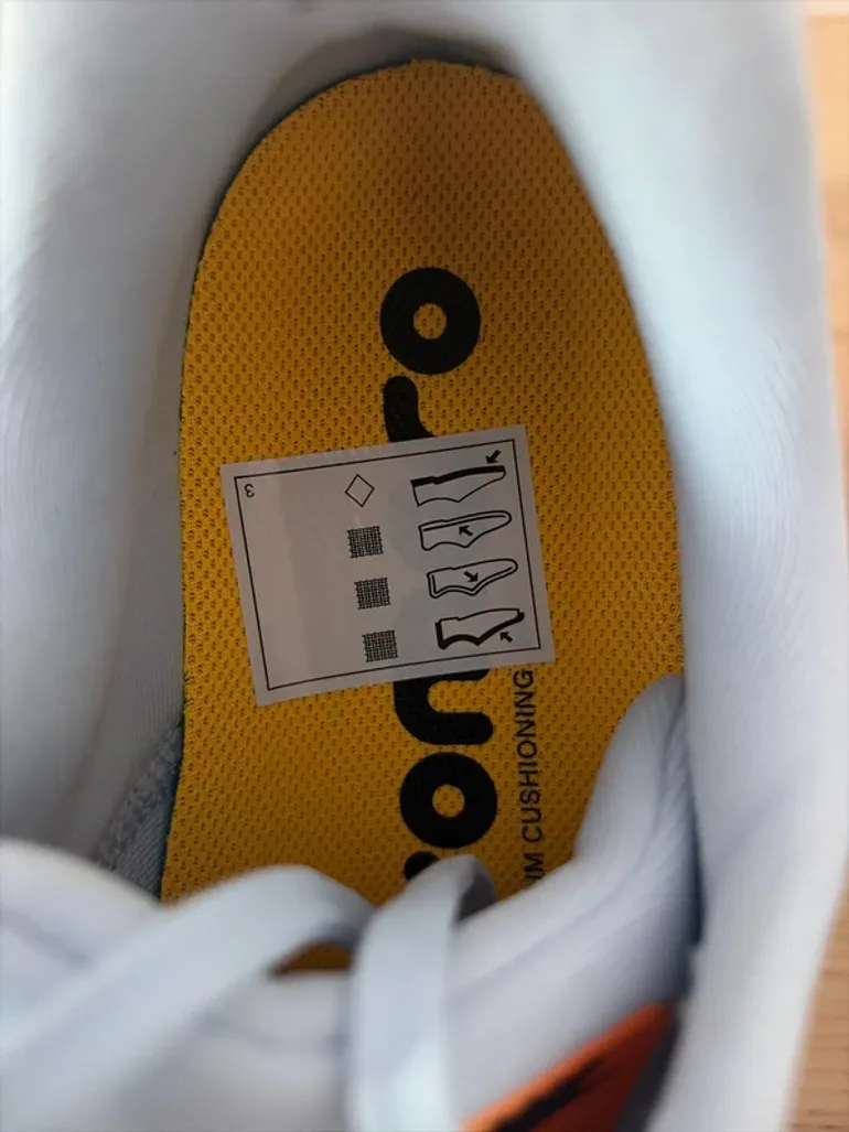 Used Nike Vomero 18 bike — image 5 of 10
