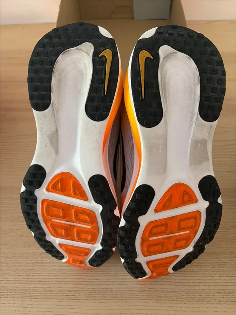 Used Nike Vomero 18 bike — image 7 of 10
