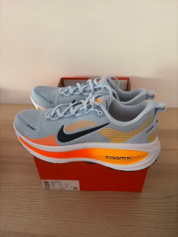 Used Nike Vomero 18 Running Shoes