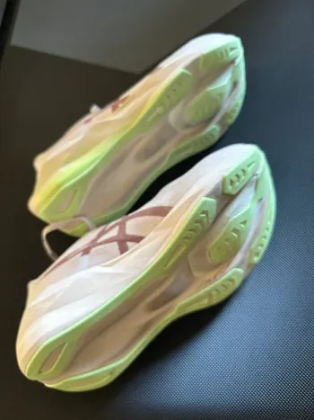 Asics Novablast 6 bike d'occasion — image 5 sur 7