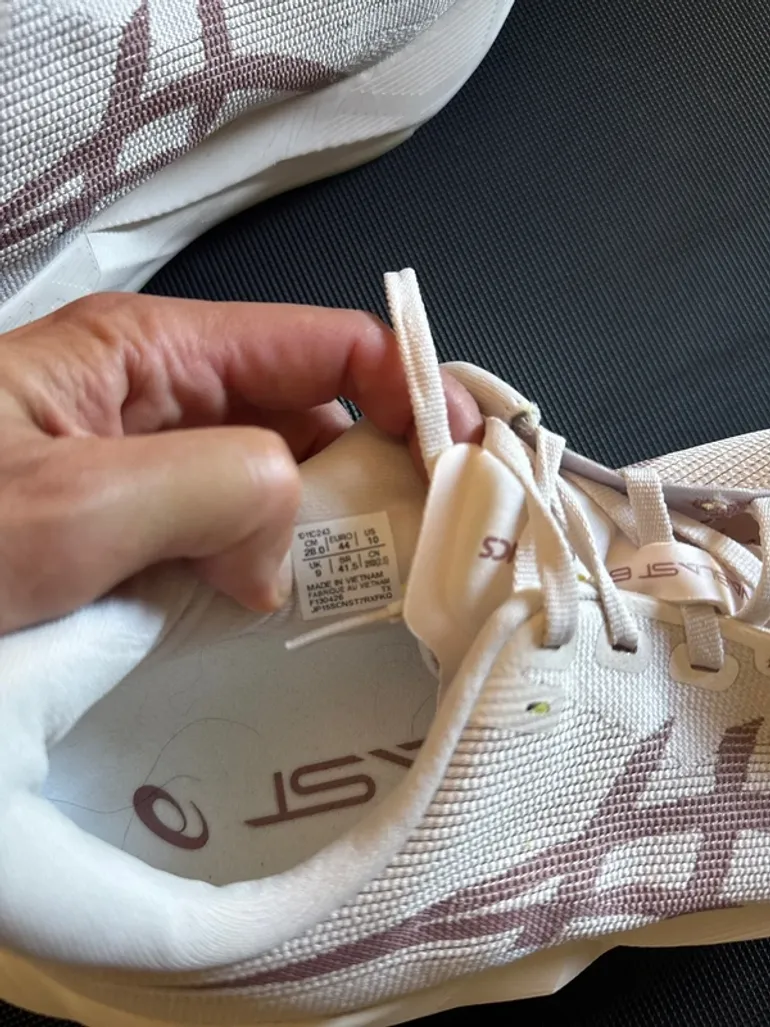 Asics Novablast 6 bike d'occasion — image 4 sur 7