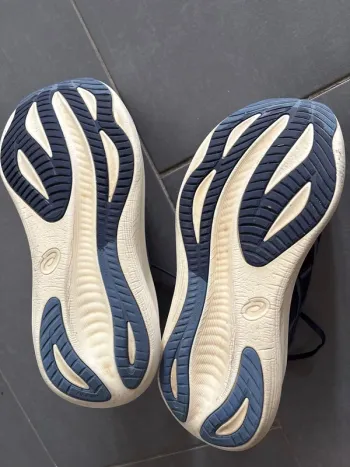 Używany Asics Gel Nimbus 27 bike — zdjęcie 2 z 3