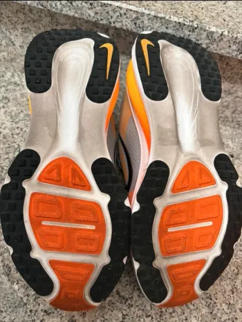 Used Nike Vomero 18 bike — image 10 of 13