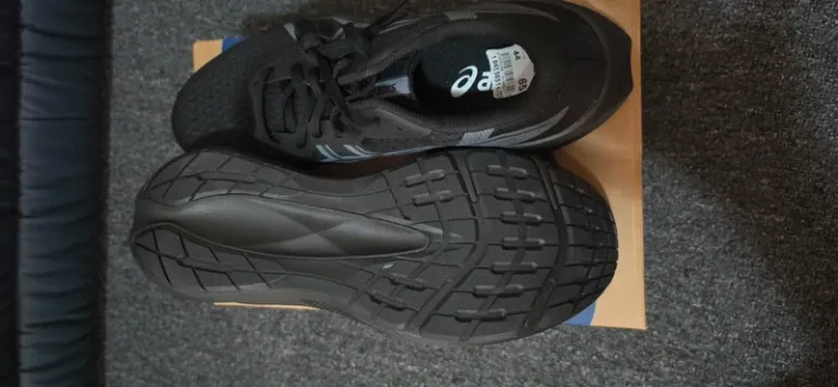 Used Asics Sneaker bike — image 3 of 4