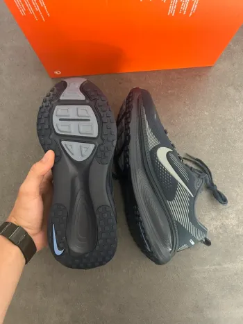 Used Nike Vomero 18 Zoom X bike — image 5 of 9