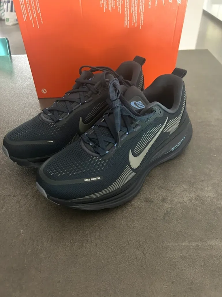 Used Nike Vomero 18 Zoom X bike — image 3 of 9