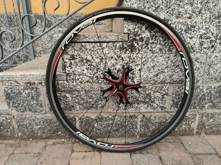 Brugt Shimano R5 WH-RS100 bike — billede 2 af 4